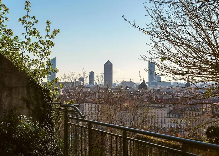 Beau Duplex Avec Jardin Et Vue